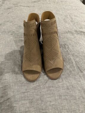 Universal Thread Taupe Cutout Peep-Toe Ankle Sandals